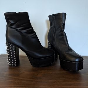 Truffle Collections Studded Platform Boots